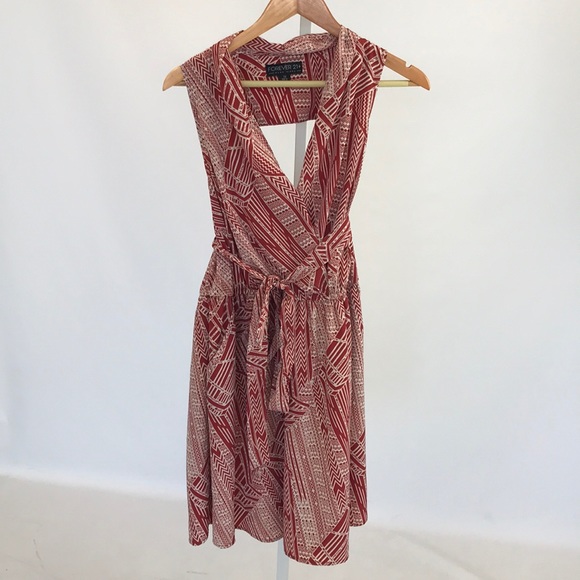 Forever 21 Dresses & Skirts - Red cut out dress.